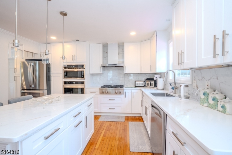 6 Fountain Drive Franklin NJ 08873