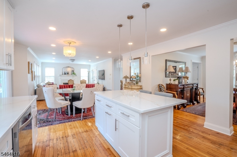 6 Fountain Drive Franklin NJ 08873
