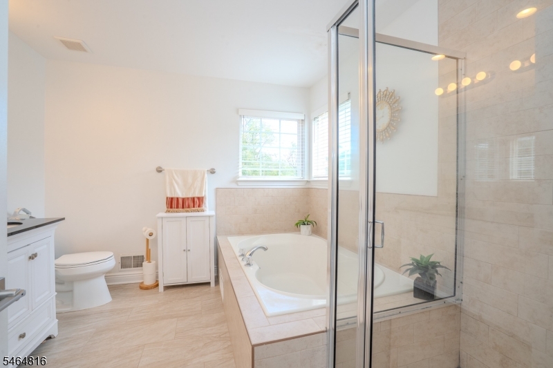 6 Fountain Drive Franklin NJ 08873