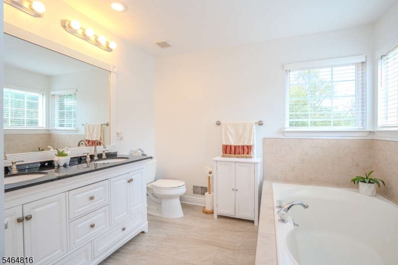 6 Fountain Drive Franklin NJ 08873