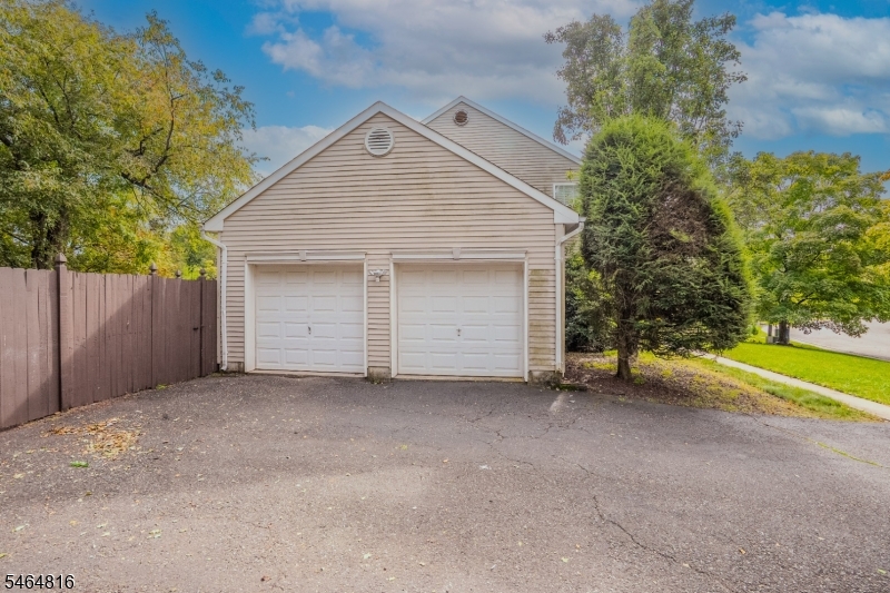 6 Fountain Drive Franklin NJ 08873