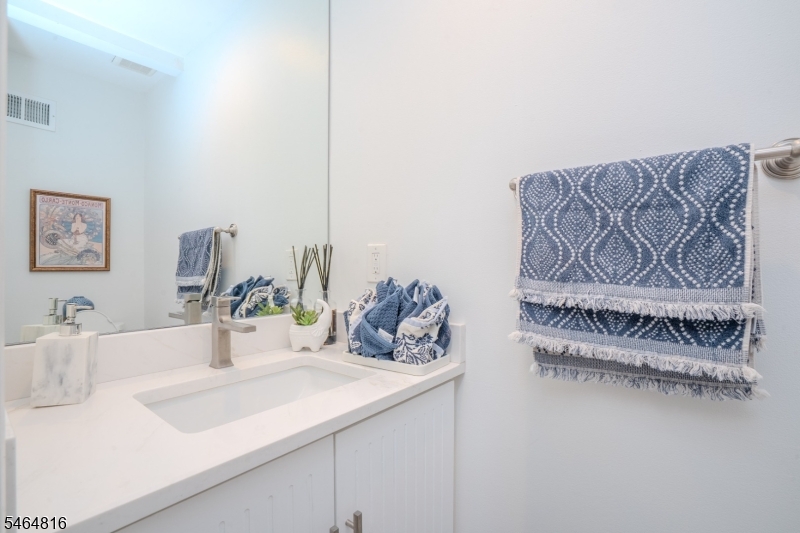 6 Fountain Drive Franklin NJ 08873