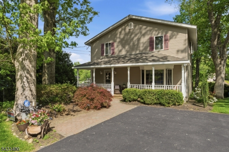 32 W Lakeview Trail Jefferson NJ 07885