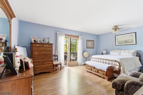 32 W Lakeview Trail Jefferson NJ 07885