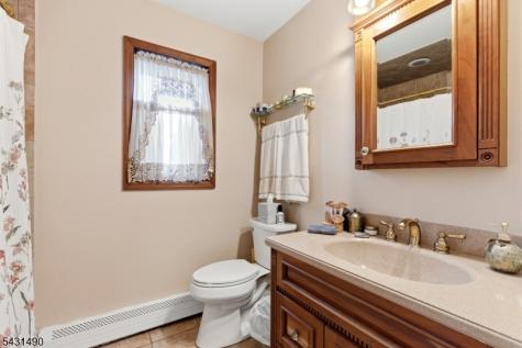 32 W Lakeview Trail Jefferson NJ 07885
