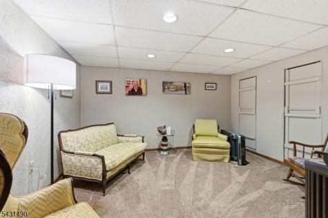 32 W Lakeview Trail Jefferson NJ 07885