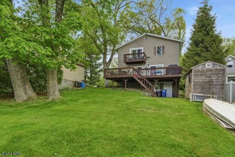 32 W Lakeview Trail Jefferson NJ 07885