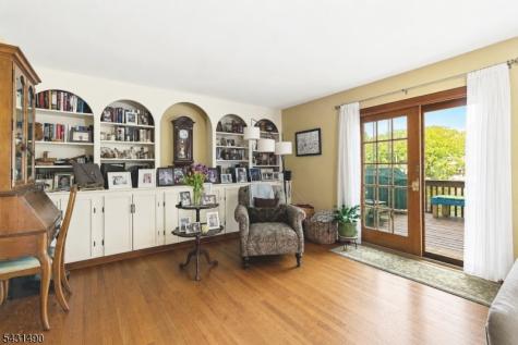 32 W Lakeview Trail Jefferson NJ 07885