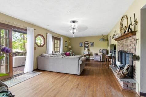 32 W Lakeview Trail Jefferson NJ 07885