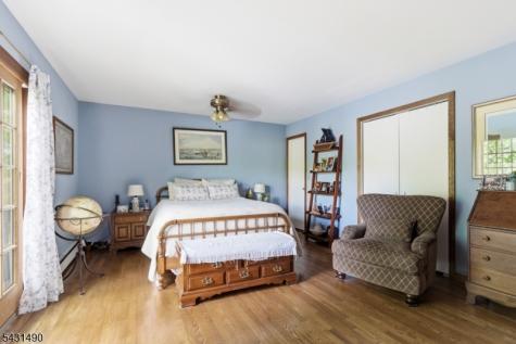 32 W Lakeview Trail Jefferson NJ 07885