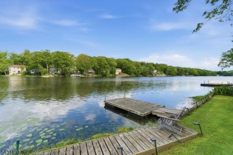 32 W Lakeview Trail Jefferson NJ 07885