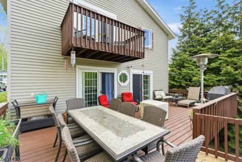 32 W Lakeview Trail Jefferson NJ 07885
