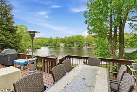 32 W Lakeview Trail Jefferson NJ 07885