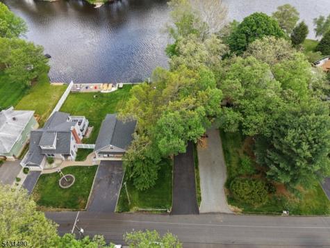 32 W Lakeview Trail Jefferson NJ 07885