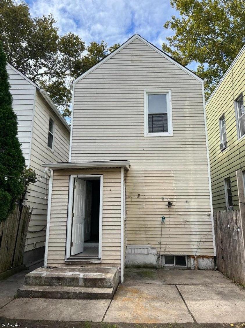 14 Lentz Avenue Newark NJ 07105