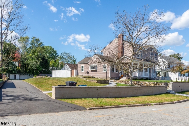 308 Pine Street Pompton Lakes NJ 07442