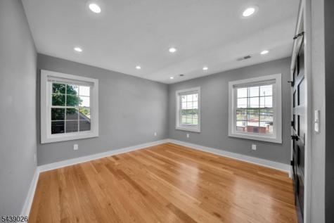 22 N 14th Street Kenilworth NJ 07033