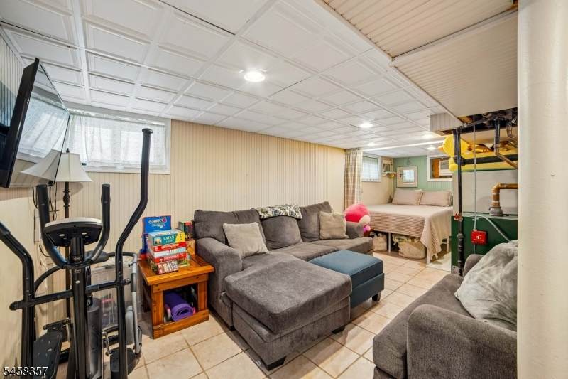 439 Lake Avenue Lyndhurst NJ 07071