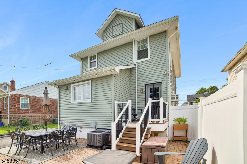 439 Lake Avenue Lyndhurst NJ 07071