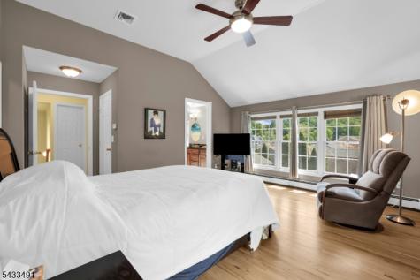 35 Old Orchard Court Cedar Grove NJ 07009