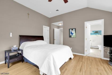 35 Old Orchard Court Cedar Grove NJ 07009