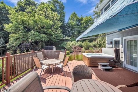 35 Old Orchard Court Cedar Grove NJ 07009