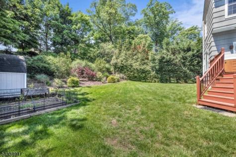 35 Old Orchard Court Cedar Grove NJ 07009
