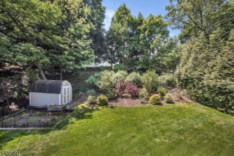 35 Old Orchard Court Cedar Grove NJ 07009