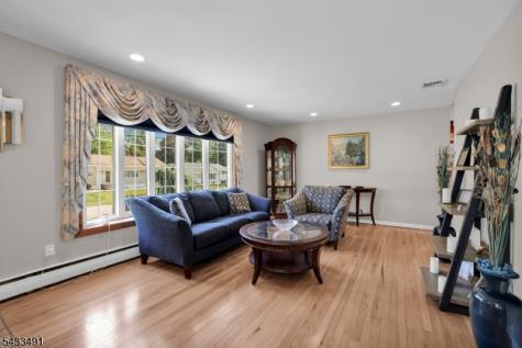 35 Old Orchard Court Cedar Grove NJ 07009