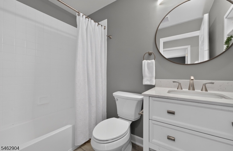 8 Oak Knoll Lane Bedminster NJ 07921
