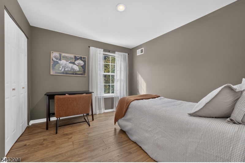 8 Oak Knoll Lane Bedminster NJ 07921