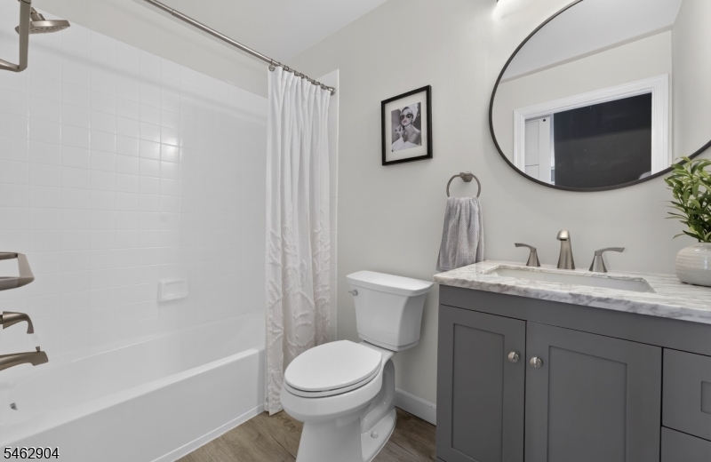 8 Oak Knoll Lane Bedminster NJ 07921