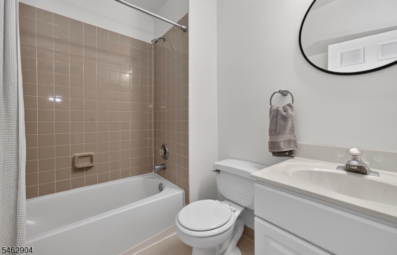 8 Oak Knoll Lane Bedminster NJ 07921