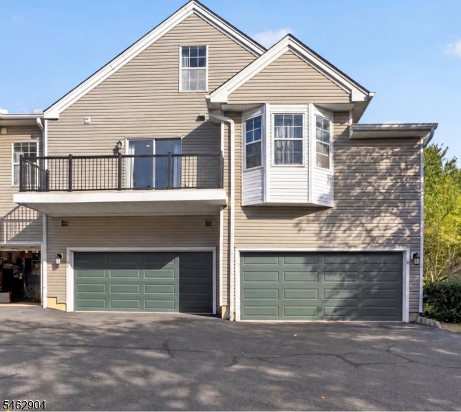 8 Oak Knoll Lane Bedminster NJ 07921