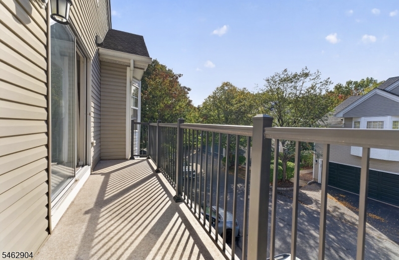 8 Oak Knoll Lane Bedminster NJ 07921