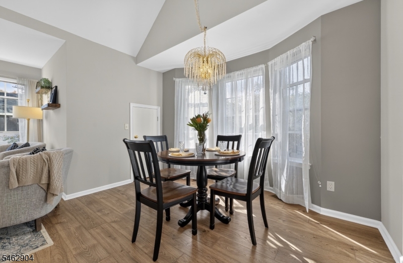 8 Oak Knoll Lane Bedminster NJ 07921