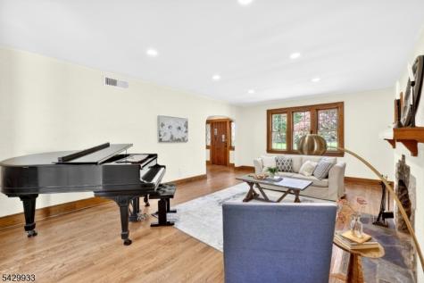 184 Old Short Hills Road Millburn NJ 07078