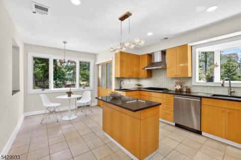 184 Old Short Hills Road Millburn NJ 07078