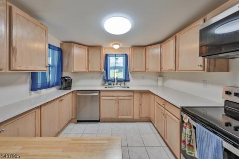 441 Maple Avenue Pohatcong NJ 08865