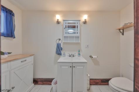 441 Maple Avenue Pohatcong NJ 08865
