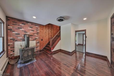 441 Maple Avenue Pohatcong NJ 08865