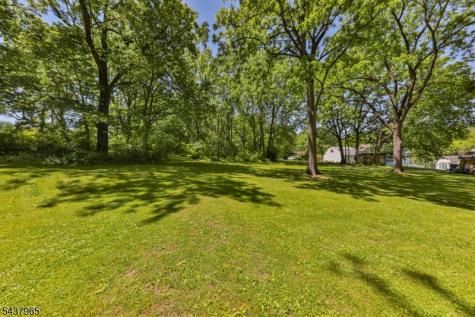 441 Maple Avenue Pohatcong NJ 08865