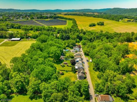 441 Maple Avenue Pohatcong NJ 08865