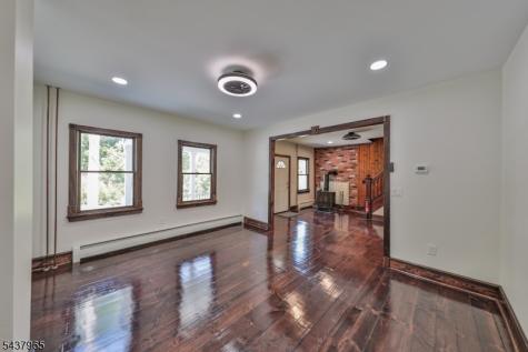 441 Maple Avenue Pohatcong NJ 08865
