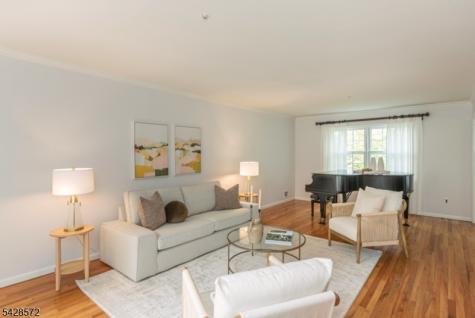5 Robin Hill Road North Caldwell NJ 07006