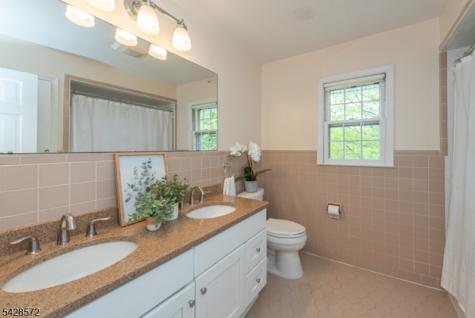 5 Robin Hill Road North Caldwell NJ 07006
