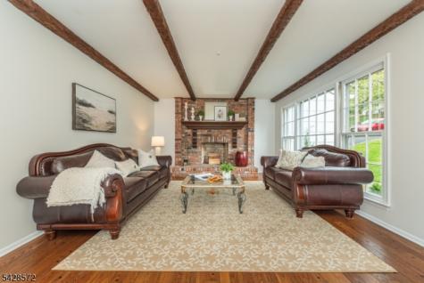 5 Robin Hill Road North Caldwell NJ 07006