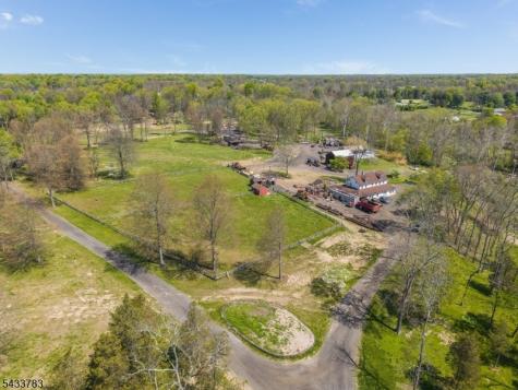 9 Creamery Lane Kingwood NJ 08825