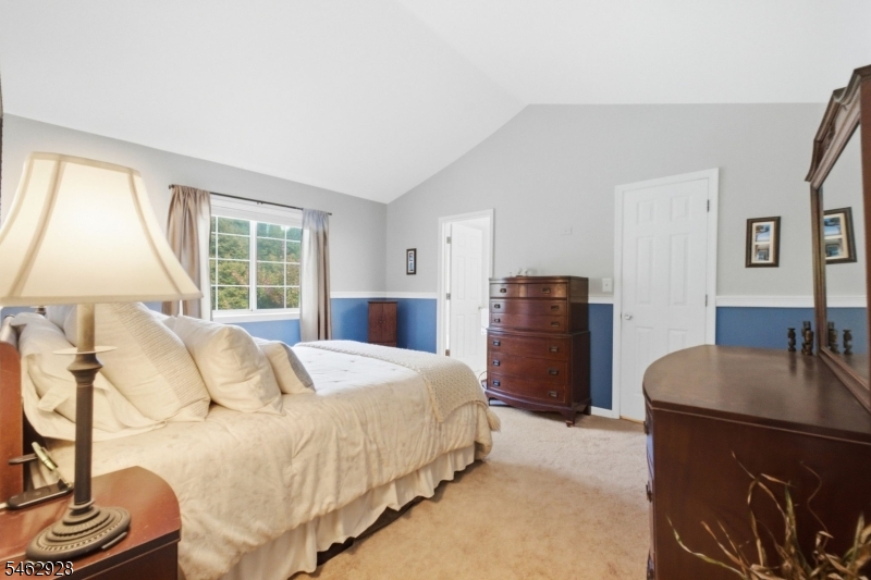 5 Kates Turn Jefferson NJ 07438