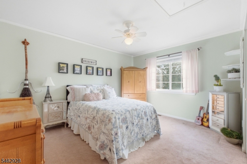 5 Kates Turn Jefferson NJ 07438